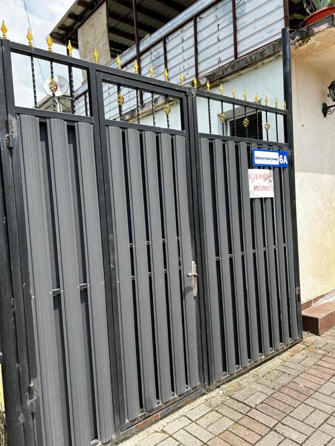 Na Shapsug Guest House 加格拉 外观 照片